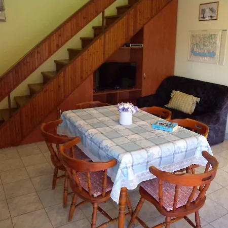 9 * Balatonberény