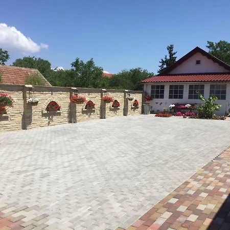 Casa de Férias Holiday Home Balatonbereny Balatonberény