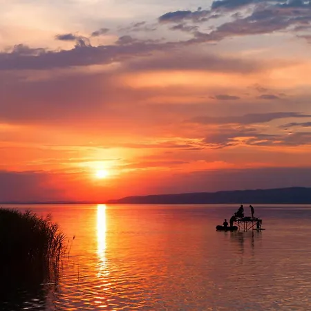 Holiday Home Balatonbereny Casa vacanze