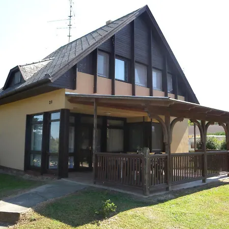9 Dom wakacyjny Balatonberény
